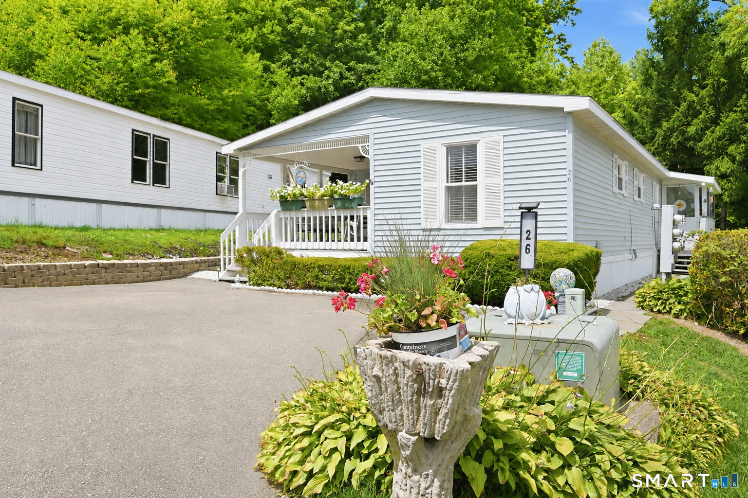 26 Woodland Park, Shelton, CT 06484 | For Sale at $275,000