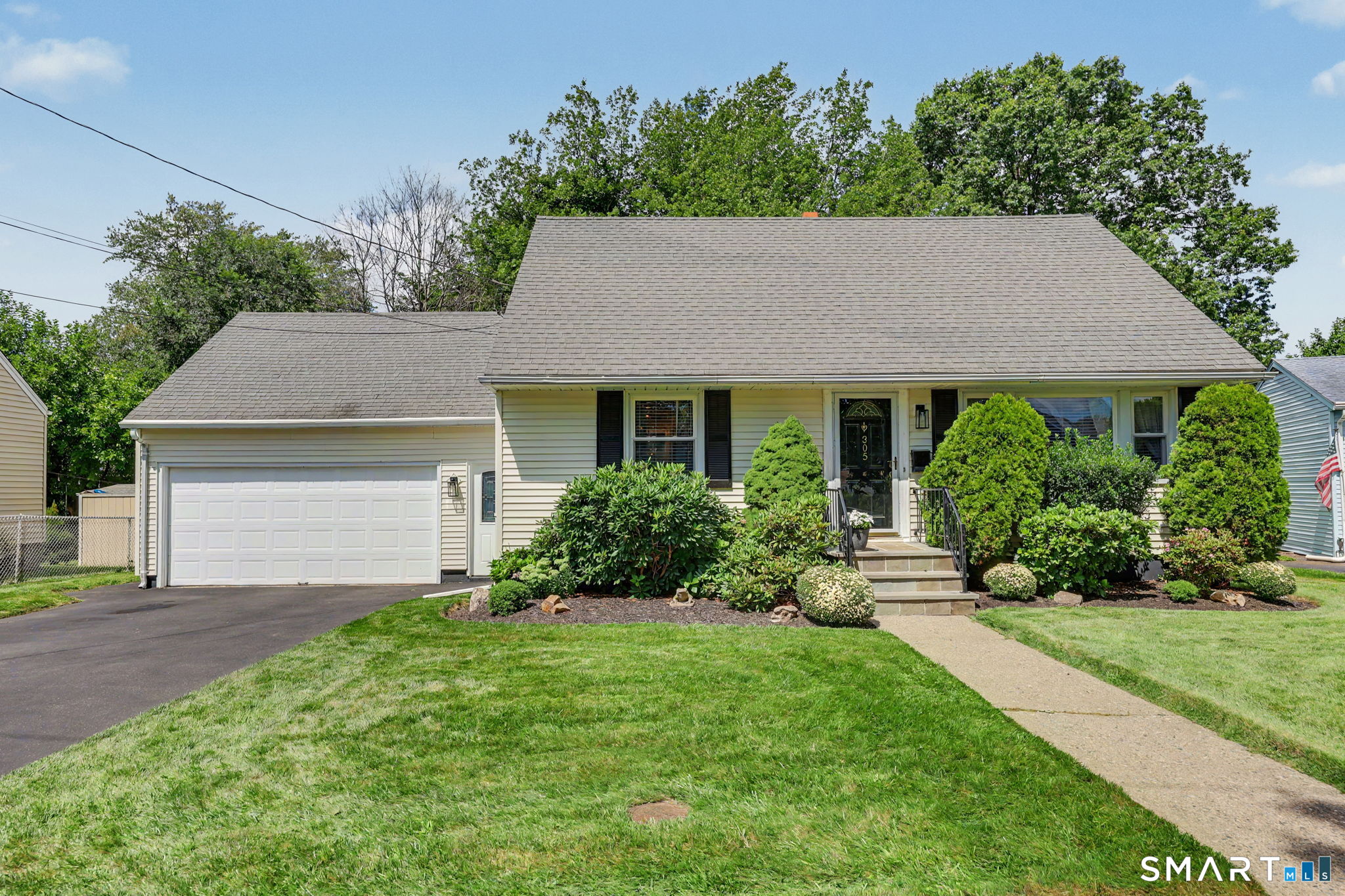 305 Meadowbrook Road, Stratford, CT 06614 | For Sale at $479,000