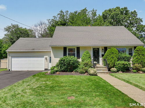  single family home for sale located at 305 Meadowbrook Road, Stratford, CT 06614
