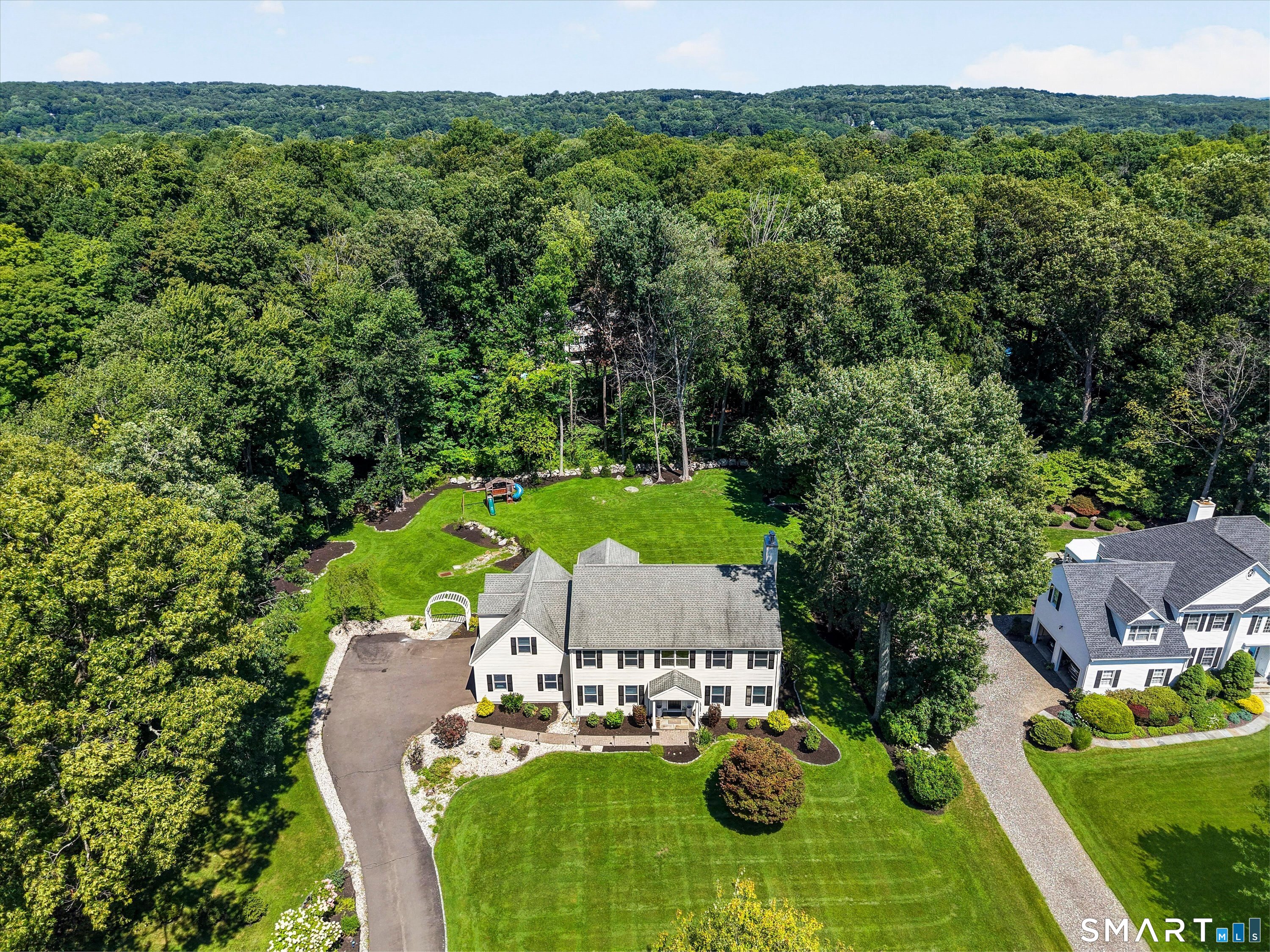 29 Maplewood Drive, Danbury, CT 06811 | For Sale at $915,000