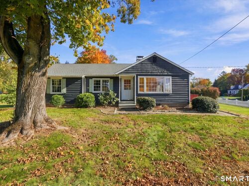  single family home for sale located at 21 South Main Street, Newtown, CT 06470