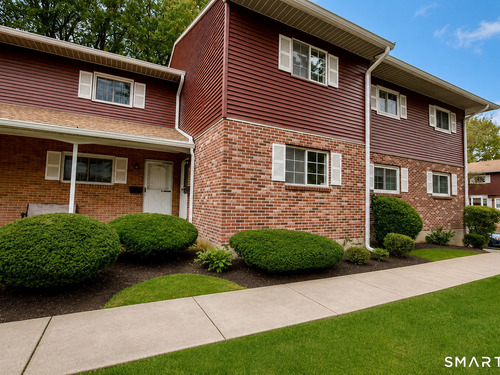  townhouse condo for sale located at 236 Edgemoor Road, b, Bridgeport, CT 06606