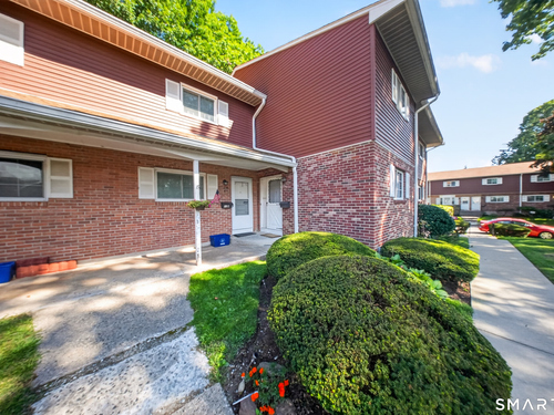  townhouse condo for sale located at 236 Edgemoor Road, b, Bridgeport, CT 06606