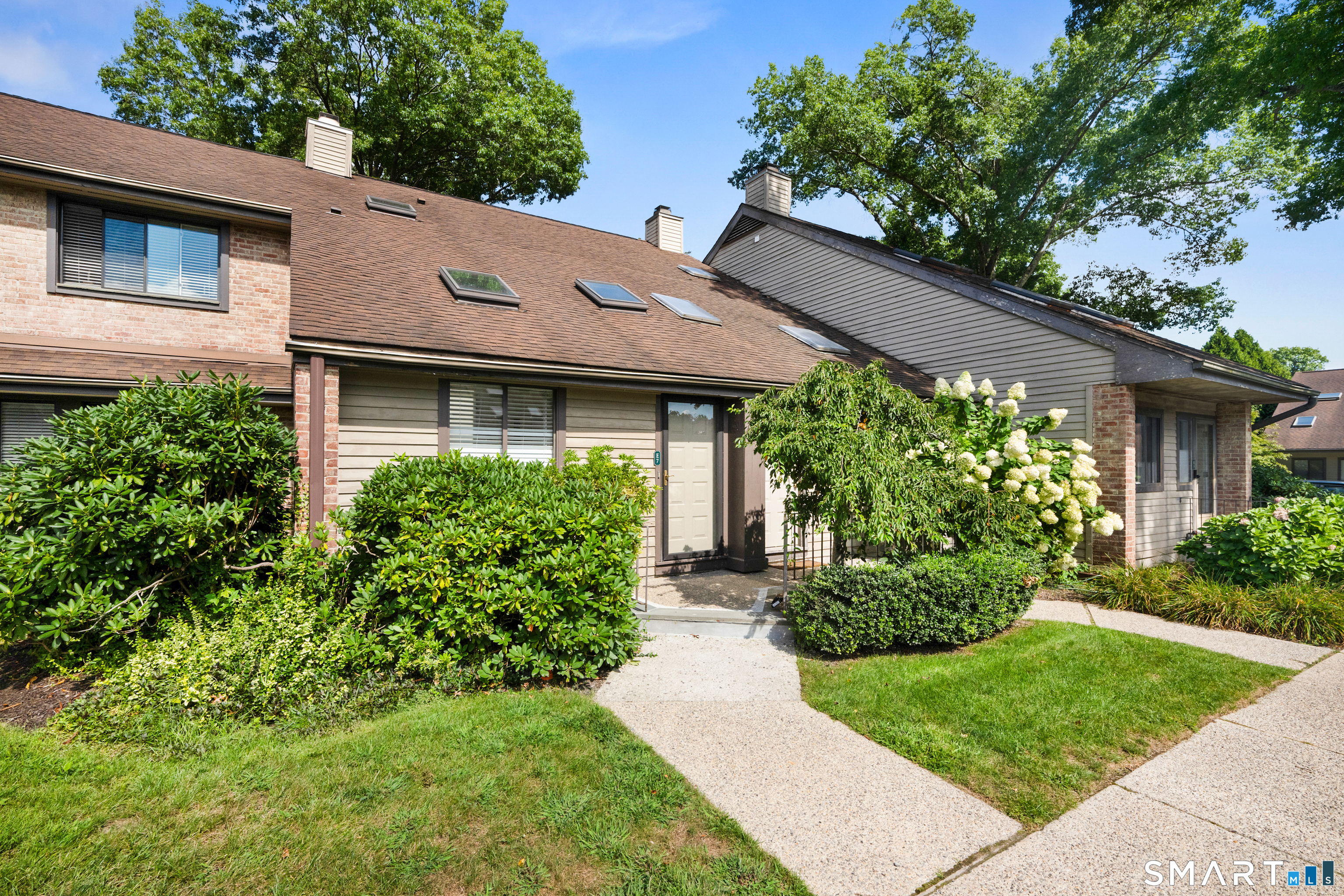 2437 Bedford Street, e7, Stamford, CT 06905 | For Sale at $475,000