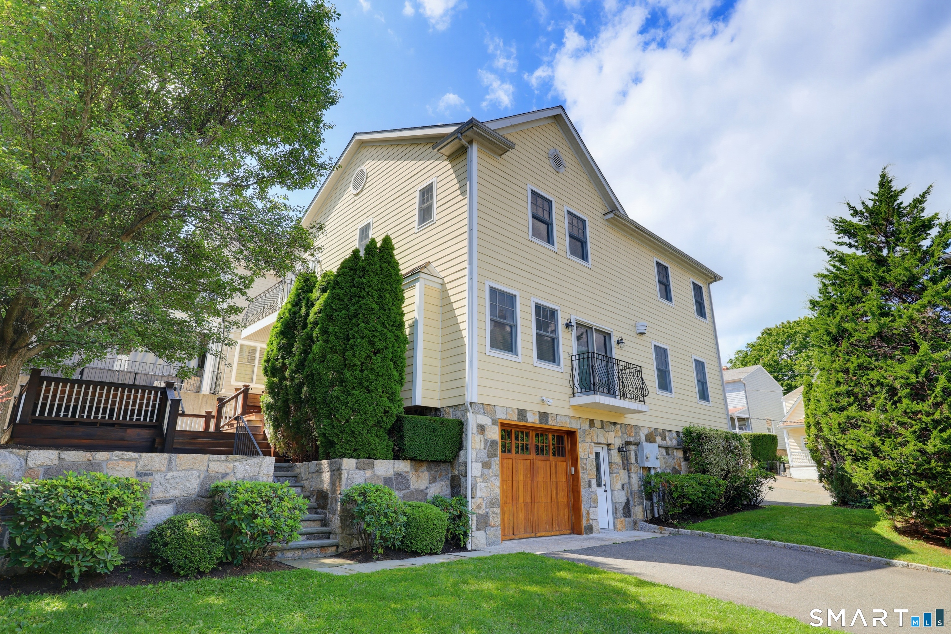 49 Harold Street, 2, Greenwich, CT 06807 | For Sale at $869,500