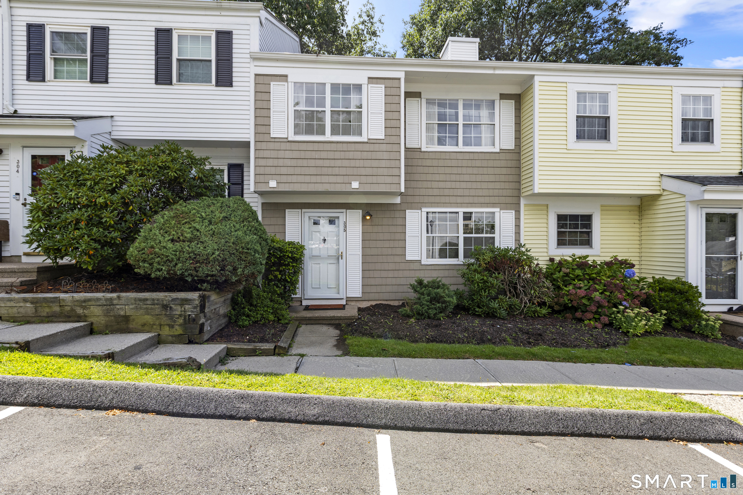 93 Park Avenue, 305, Danbury, CT 06810 | For Sale at $300,000