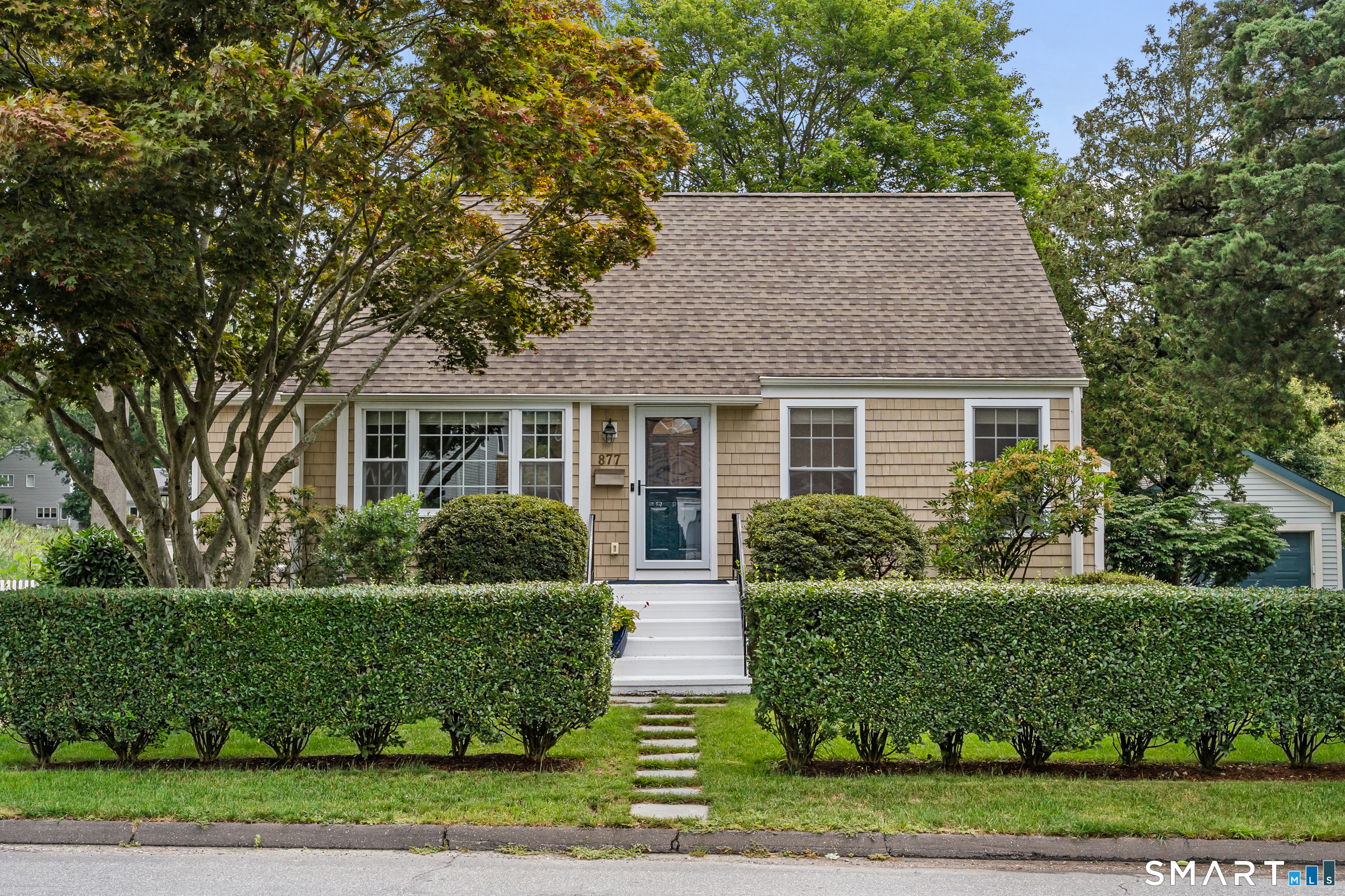 877 South Pine Creek Road, Fairfield, CT 06824 | For Sale at $1,299,000