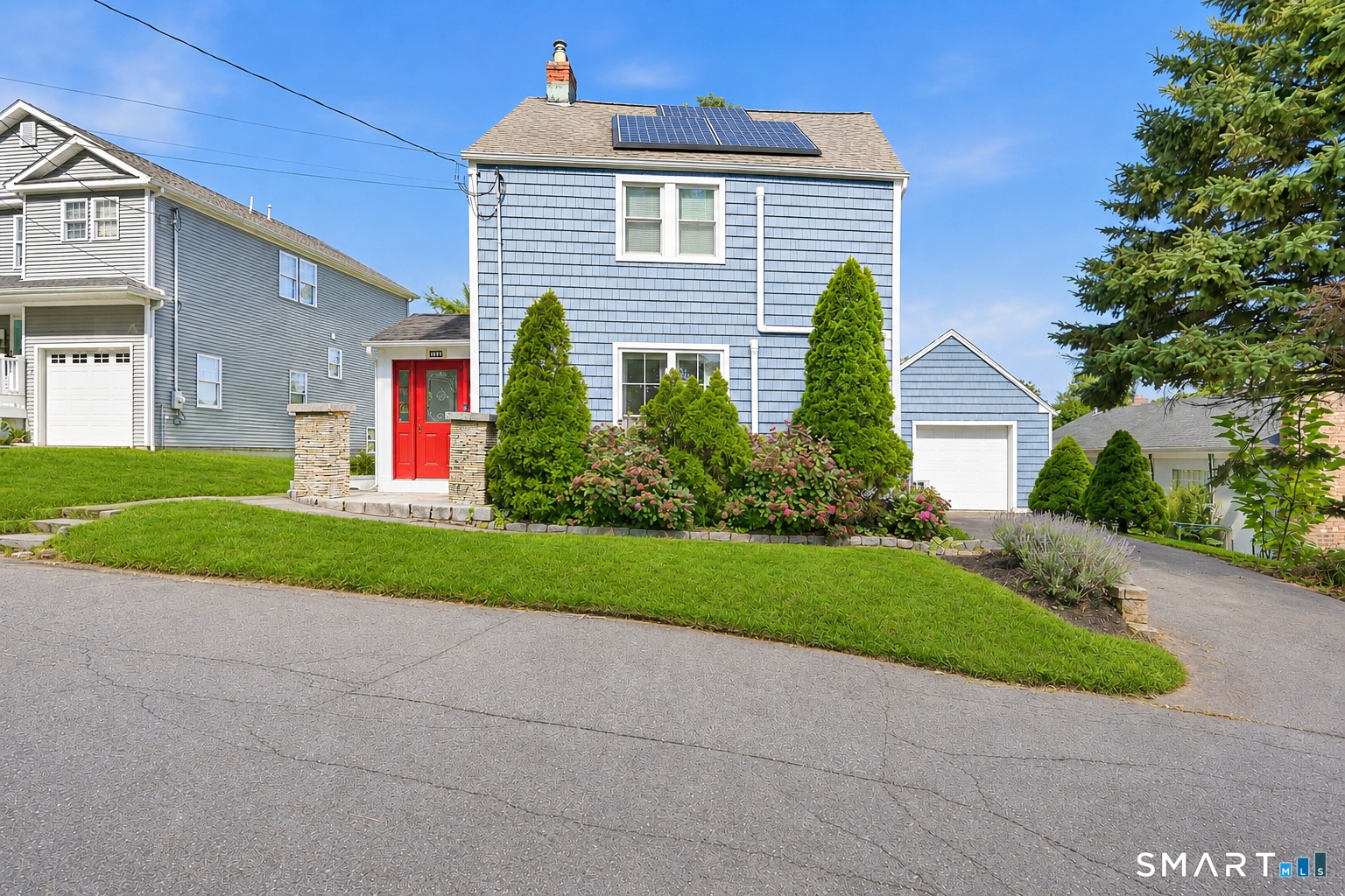 383 Fiske Avenue, Bridgeport, CT 06606 | For Sale at $399,000
