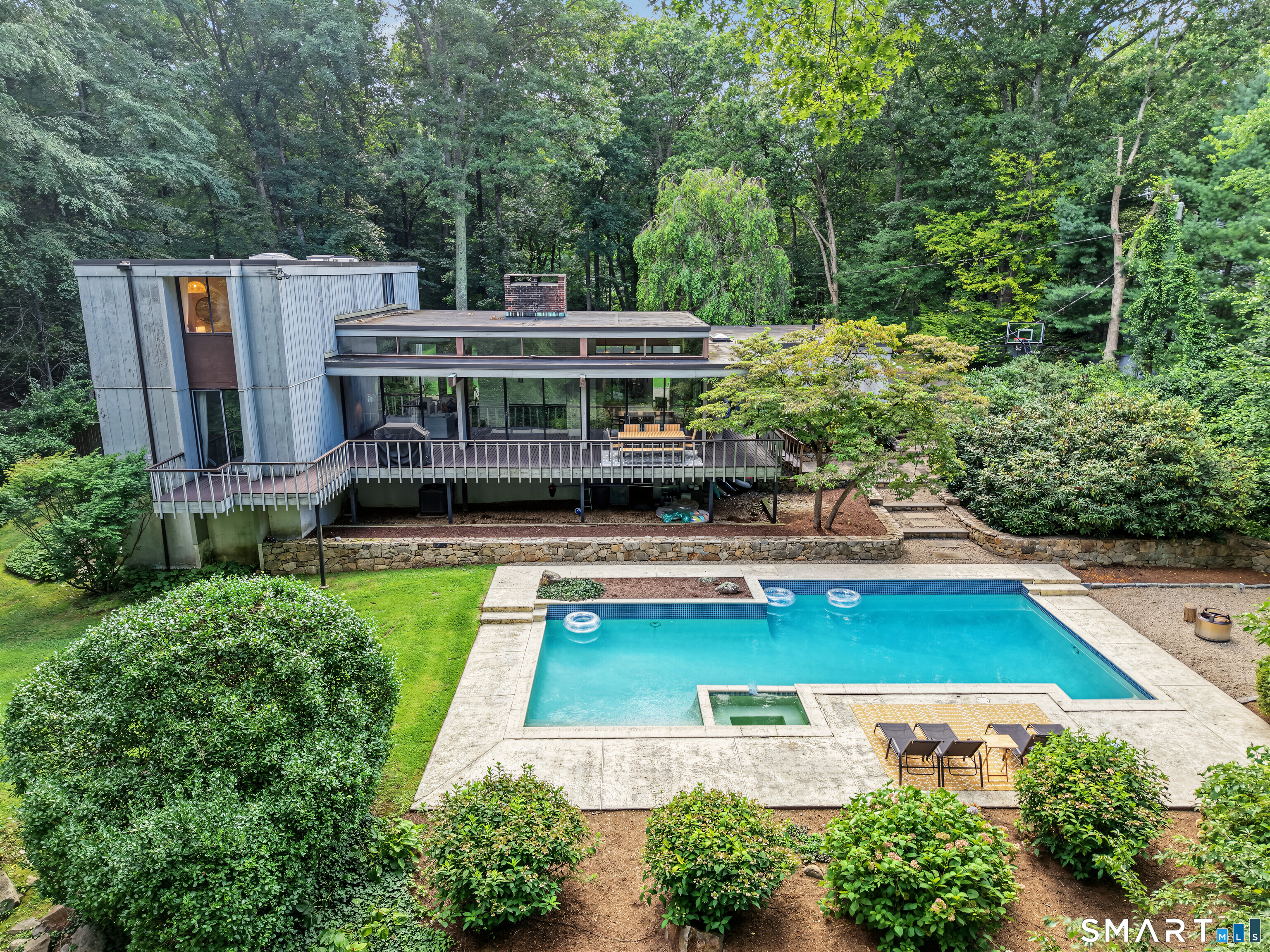 9 Autumn Ridge Road, Weston, CT 06883 | For Sale at $1,415,000