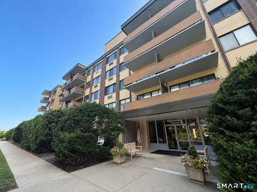 Waterfront condo home for sale located at 155 Brewster Street, 3e, Bridgeport, CT 06605