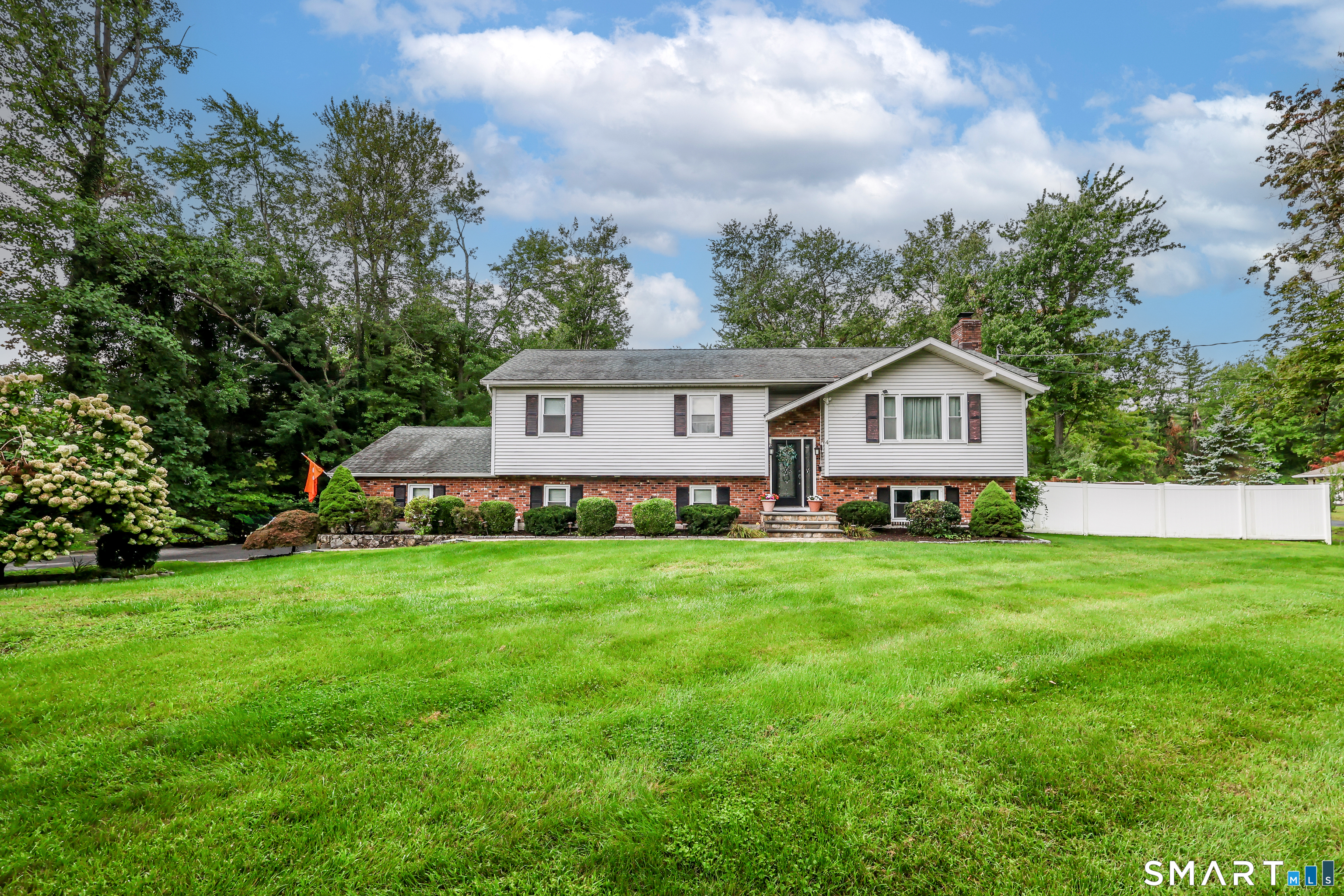4 Old Turnpike Road, Brookfield, CT 06804 | For Sale at $625,000