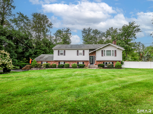  single family home for sale located at 4 Old Turnpike Road, Brookfield, CT 06804