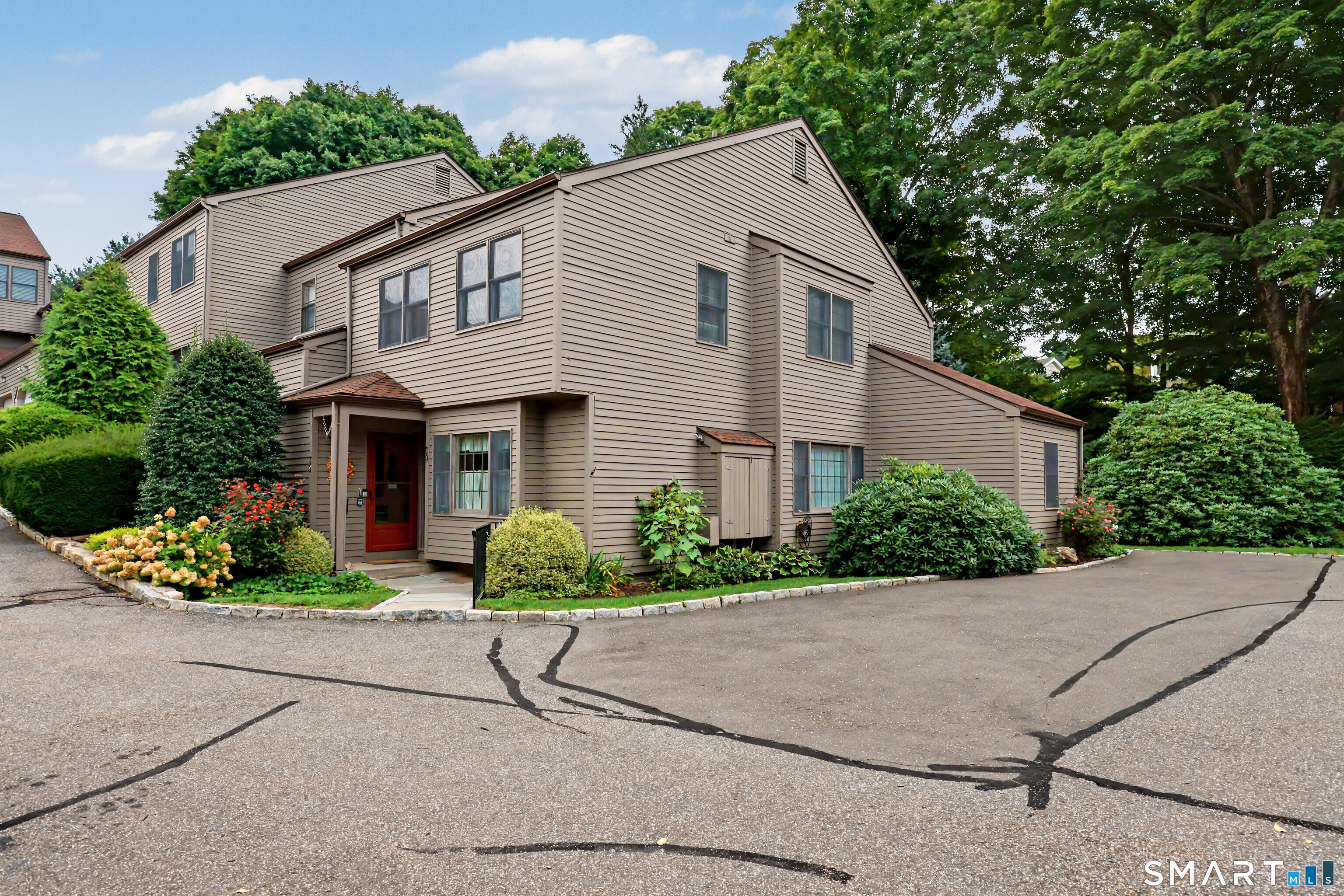 39 Lambert Common, 39, Wilton, CT 06897 | For Sale at $799,000