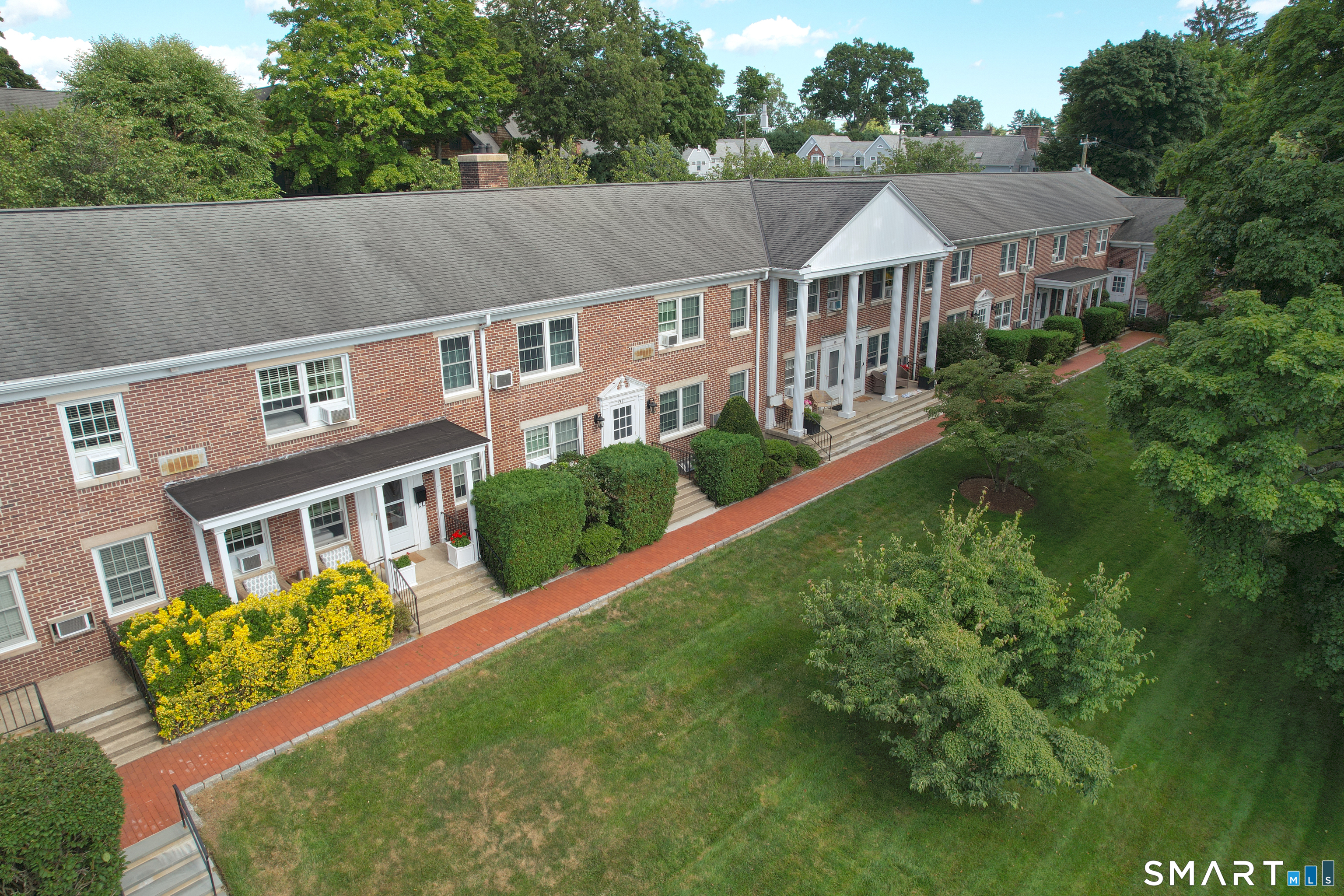 196 Park Street, 8, New Canaan, CT 06840 | For Sale at $355,000