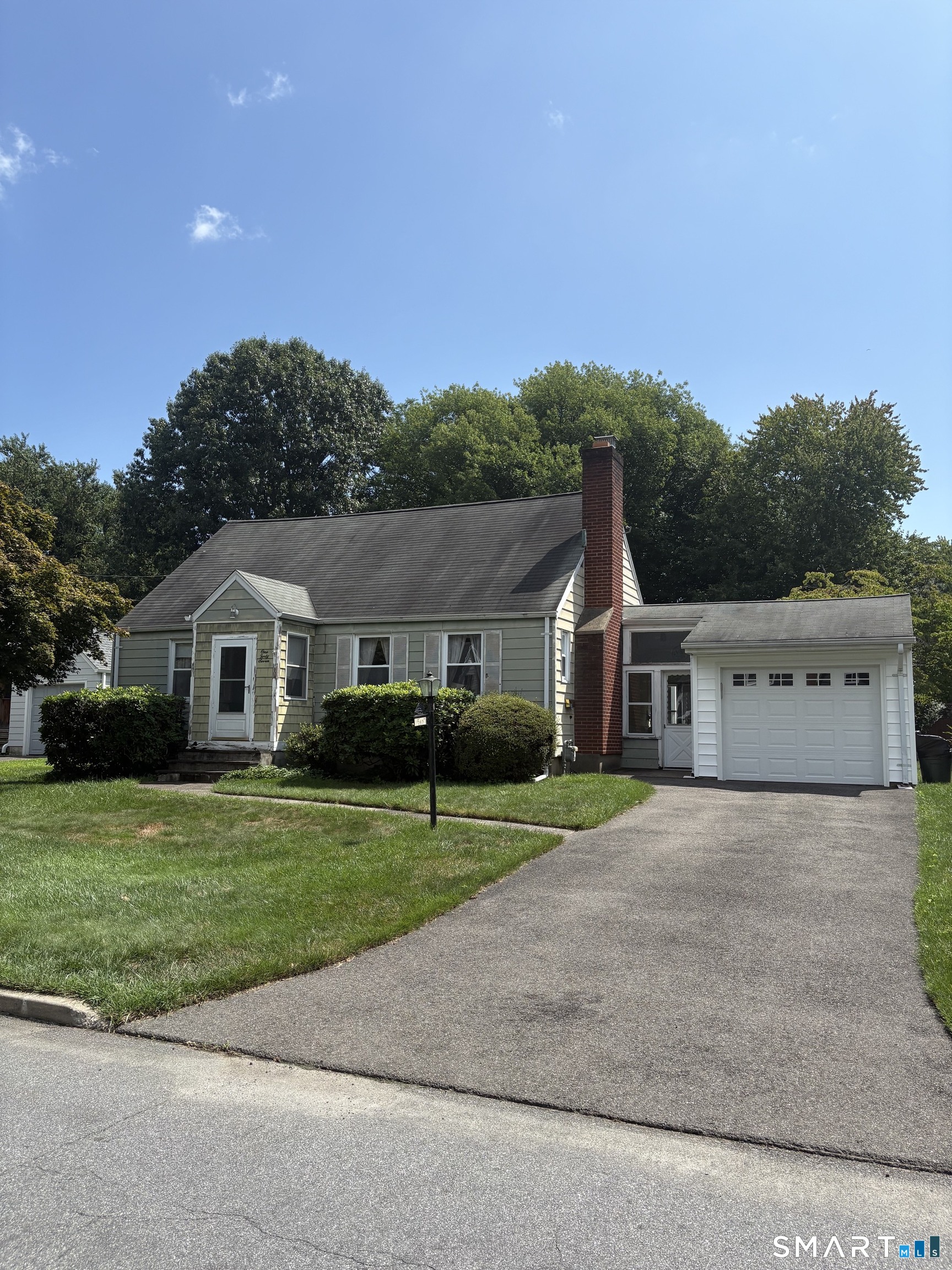 147 Candlewood Road, Fairfield, CT 06825 | For Sale at $599,900