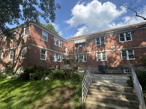  co-op home for sale located at 347 Weber Street, building 97, Bridgeport, CT 06614