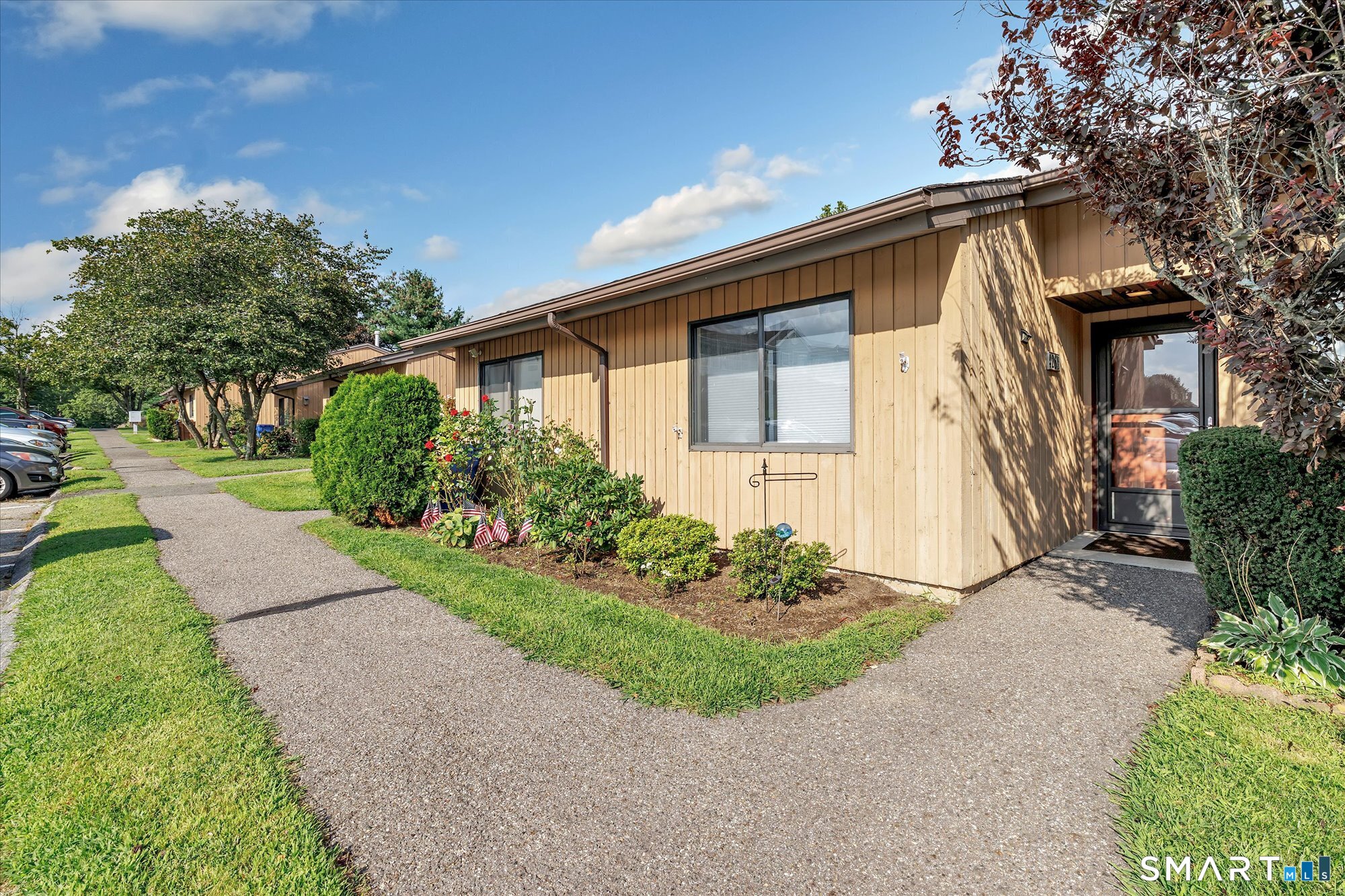 426 Asbury Ridge, 426, Shelton, CT 06484 | For Sale at $319,900