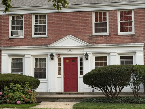  condo home for sale located at 22 Revere Drive, 3, Stamford, CT 06902