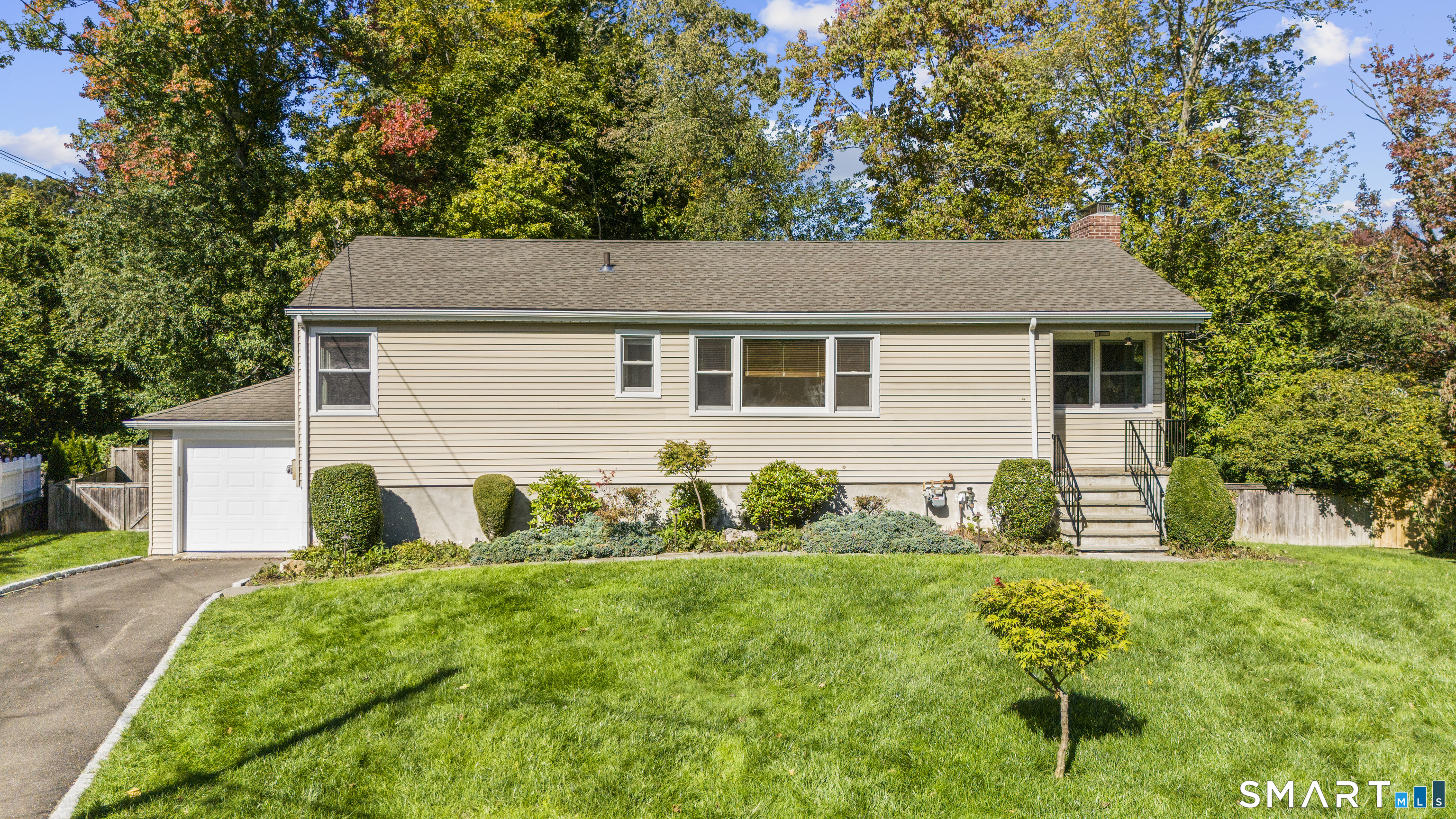 33 Cedar Circle, Stamford, CT 06905 | For Sale at $715,000