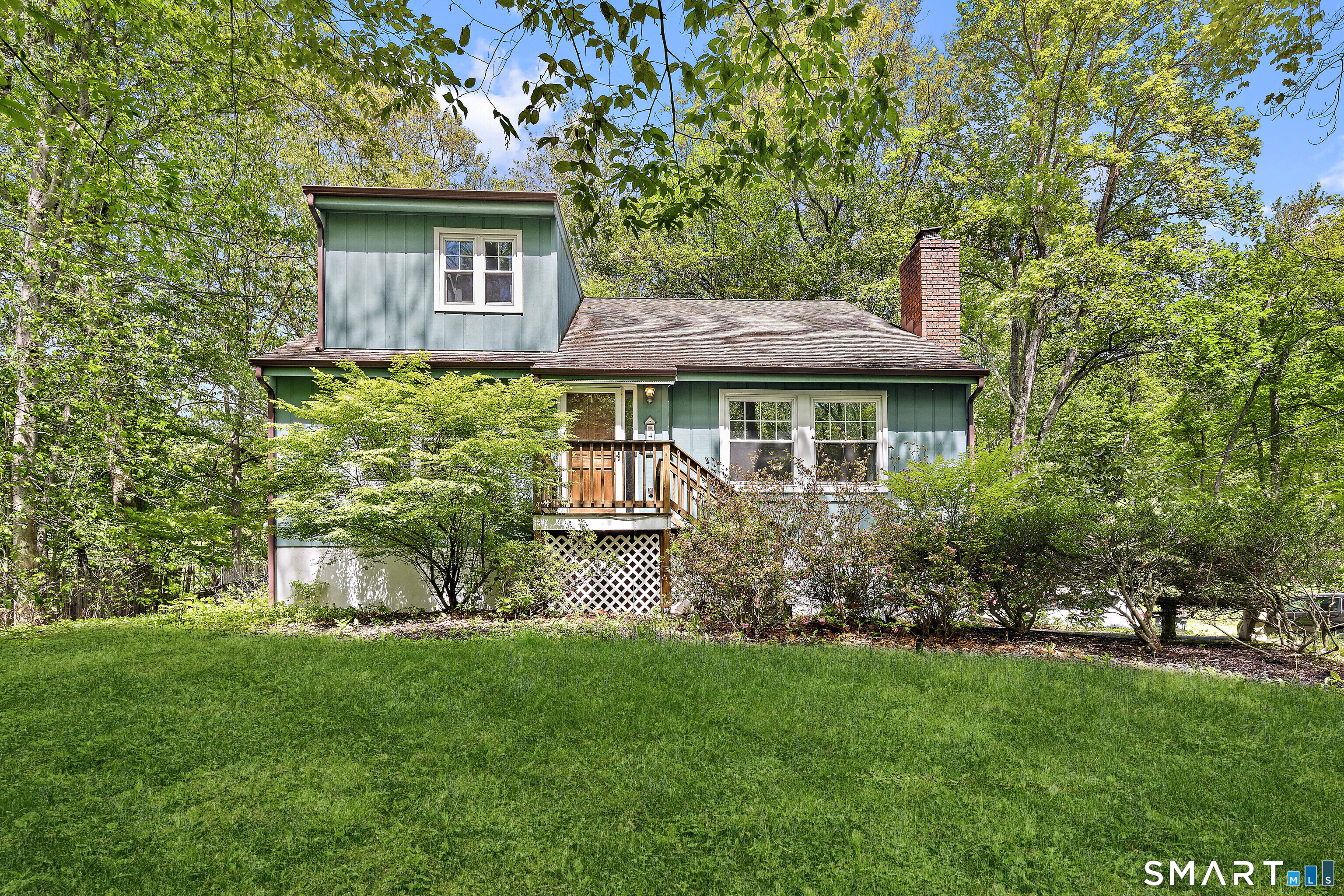 421 Chestnut Hill Road, Stamford, CT 06903 | For Sale at $725,000