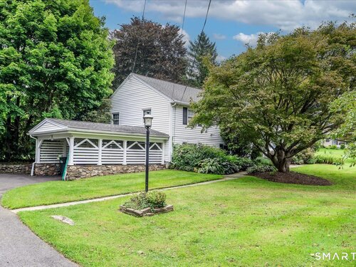  single family home for sale located at 4 Taunton Lake Drive, Newtown, CT 06470