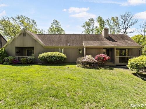  condo home for sale located at 315 Navajo Lane, a, Stratford, CT 06614