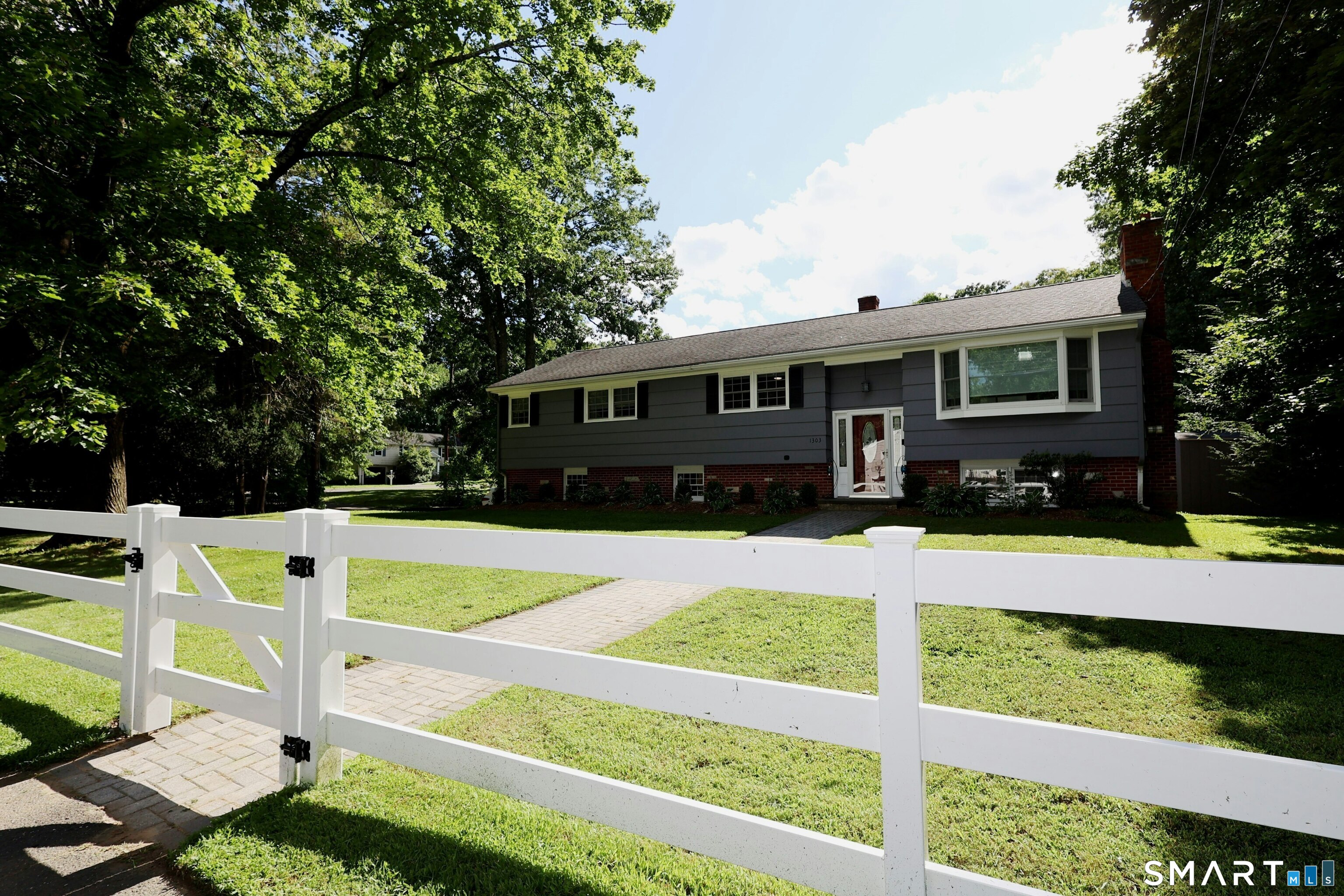 1303 Melville Avenue, Fairfield, CT 06825 | For Sale at $875,000