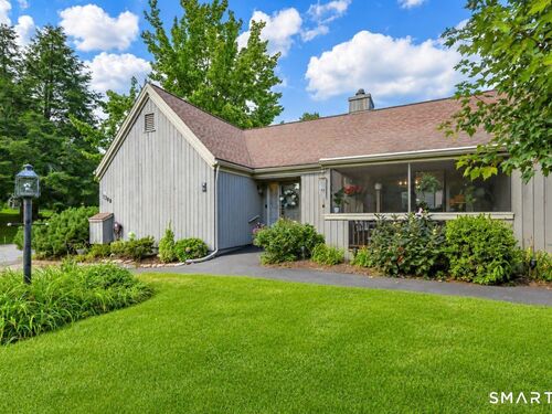  condo home for sale located at 138 Bison Lane, b, Stratford, CT 06614