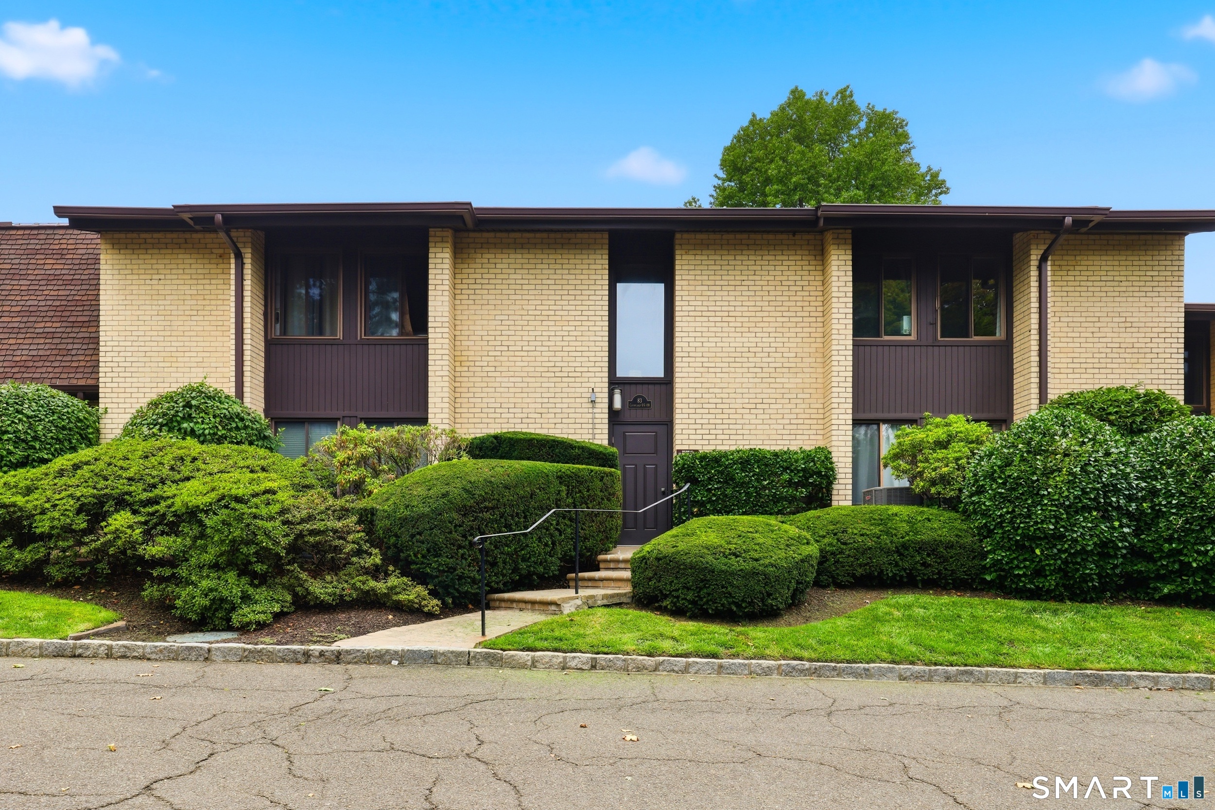 83 Courtland Avenue, 5, Stamford, CT 06902 | For Sale at $415,000