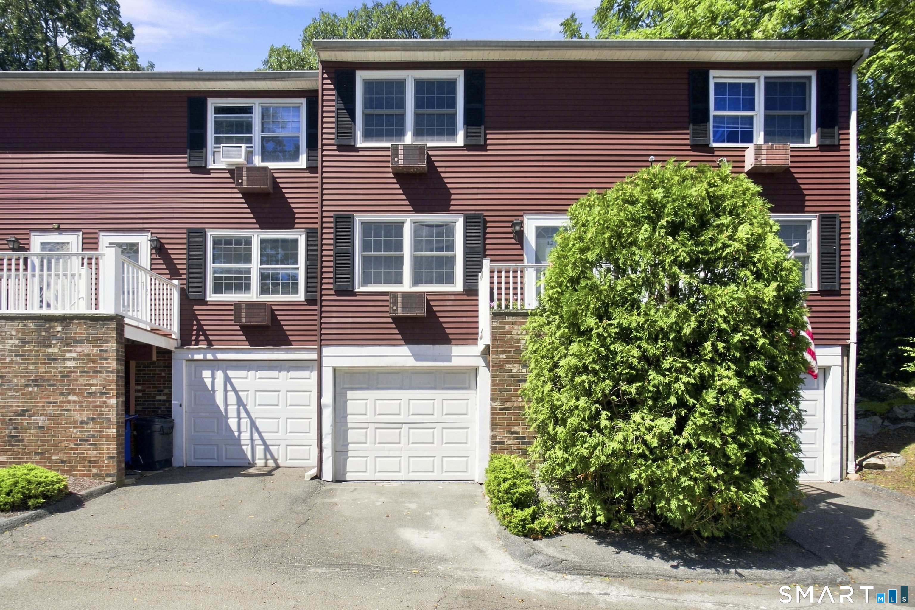 12 Camelot Drive, a2, Norwalk, CT 06850 | For Sale at $449,900