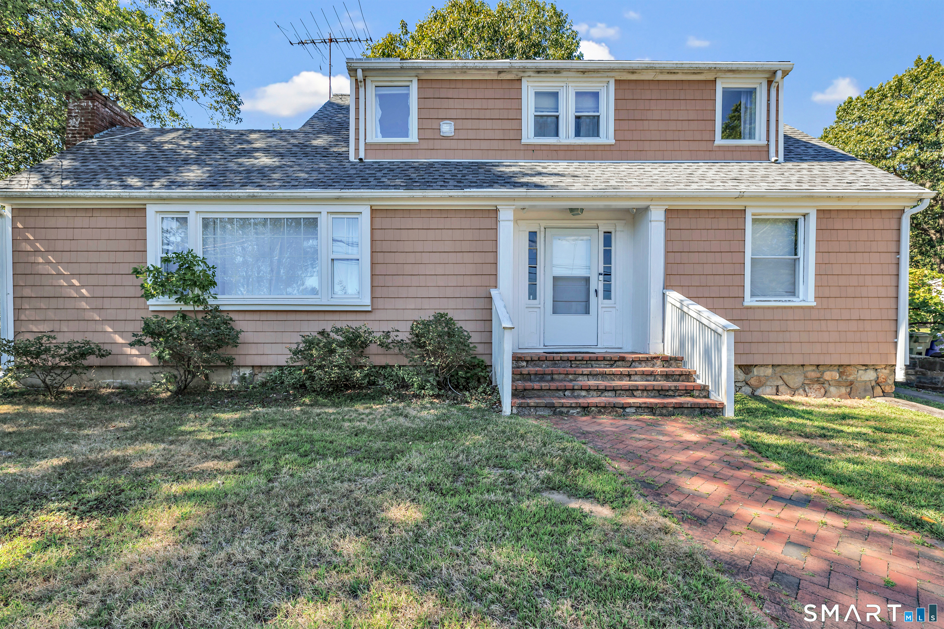 86 Vanguard Street, Bridgeport, CT 06606 | For Sale at $479,000