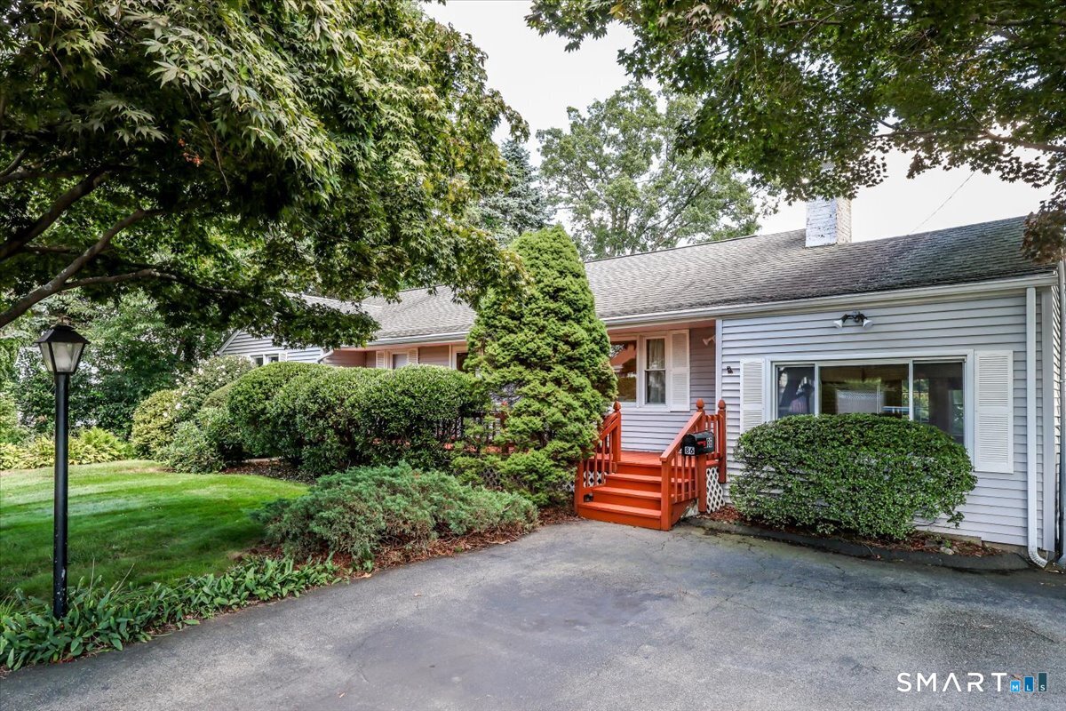 86 Crown Street, Trumbull, CT 06611 | For Sale at $525,000