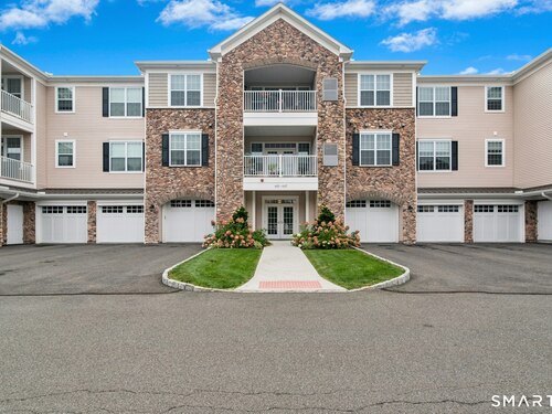  condo home for sale located at 623 Brookside Court, 623, Newtown, CT 06470