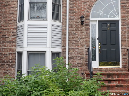  townhouse condo for sale located at 2612 North Avenue, a6, Bridgeport, CT 06604