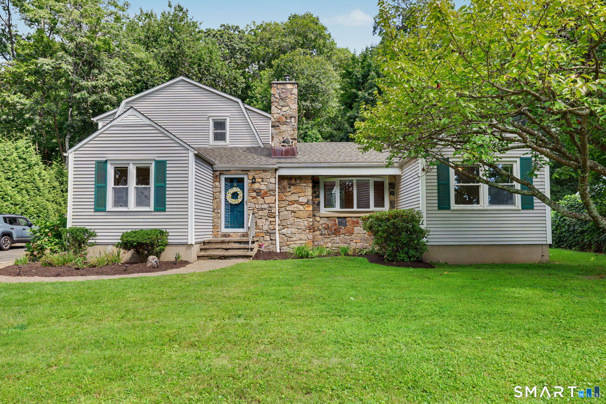 18 Buttonball Trail, Norwalk, CT 06851 | For Sale at $799,000