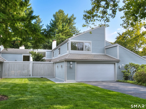  condo home for sale located at 124 Harvest Commons, 124, Westport, CT 06880