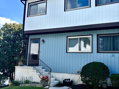 townhouse condo for sale located at 27 Crows Nest Lane, 17a, Danbury, CT 06810
