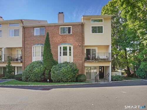  condo home for sale located at 170 Forest Street, 9, Stamford, CT 06901