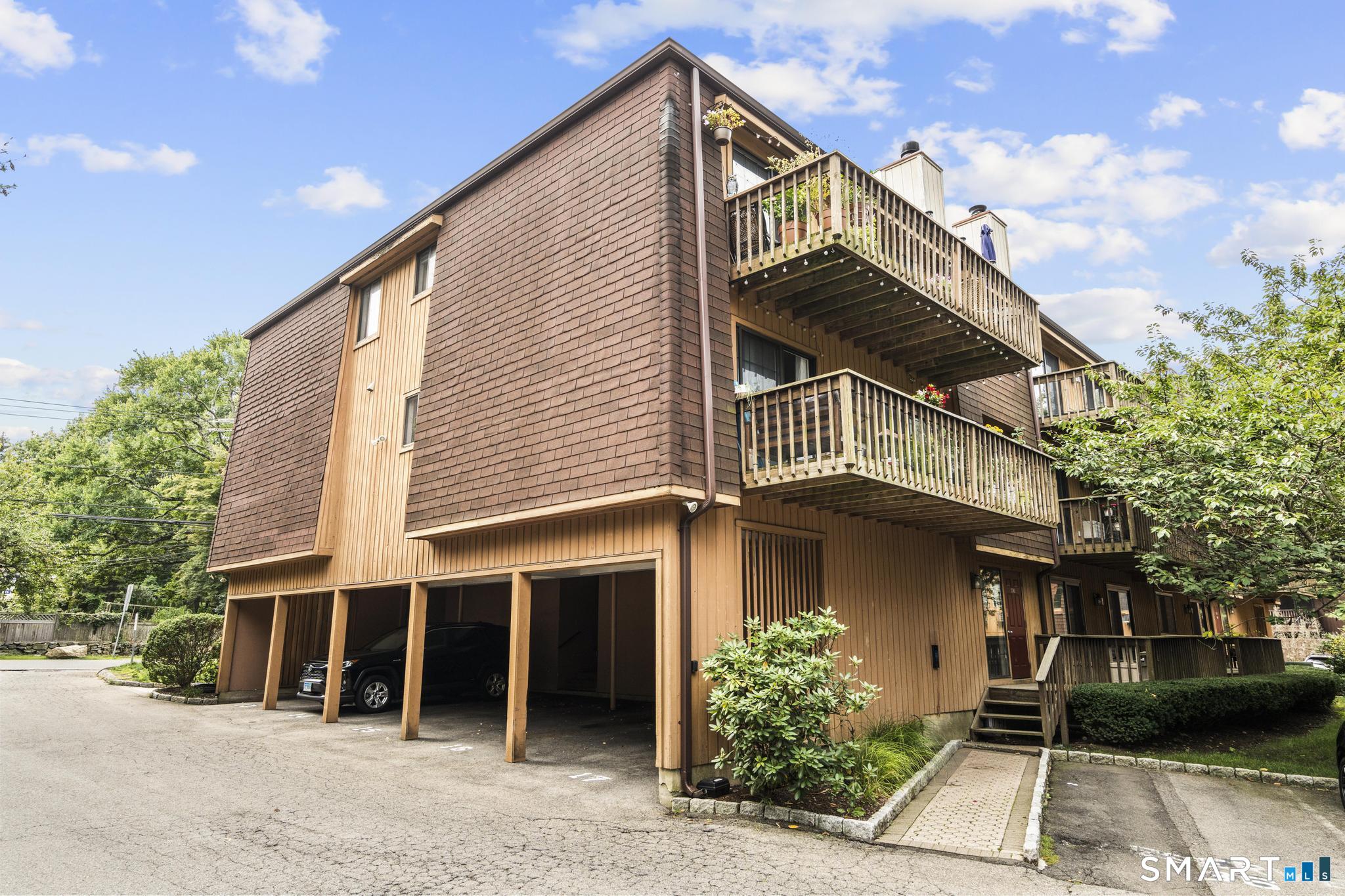 197 Bridge Street, 8, Stamford, CT 06905 | For Sale at $468,000