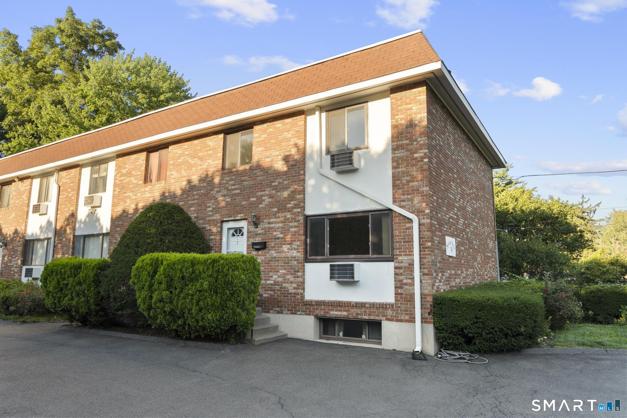 38 Maple Tree Avenue, 7, Stamford, CT 06906 | For Sale at $525,000