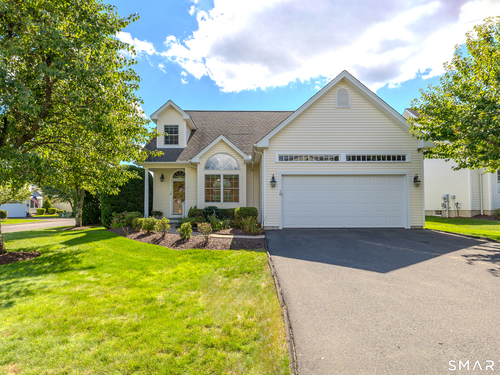  condo home for sale located at 18 Wicklow Lane, Shelton, CT 06484