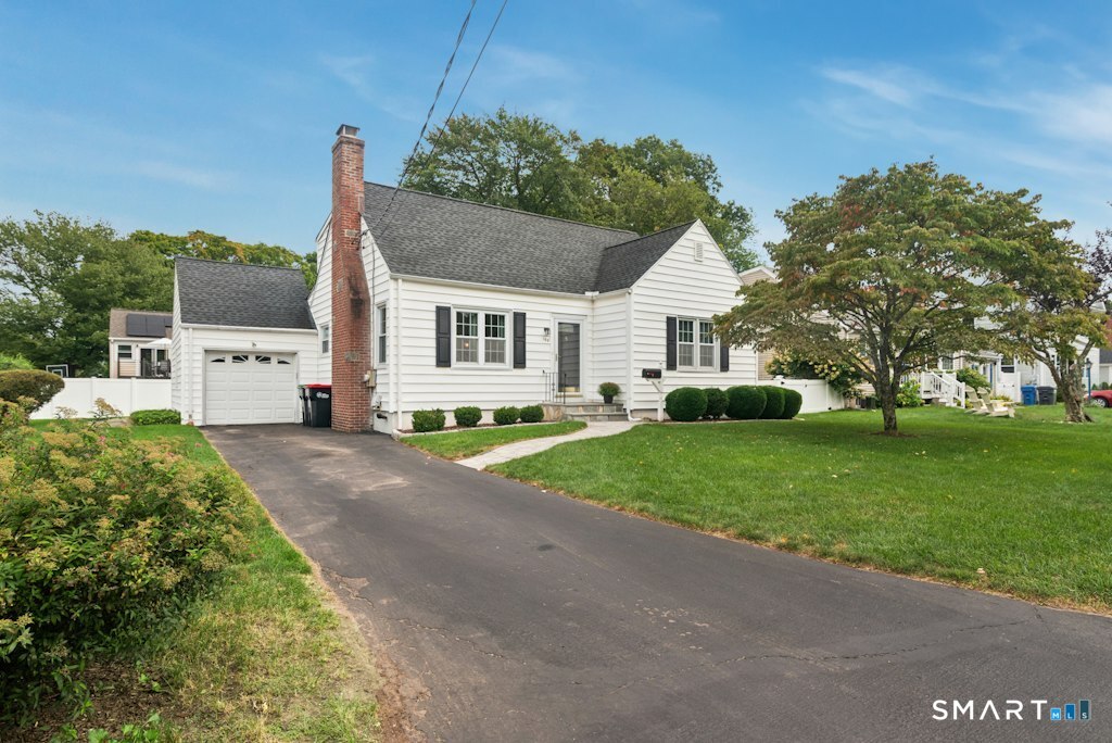 100 Flint Street, Trumbull, CT 06611 | For Sale at $589,000