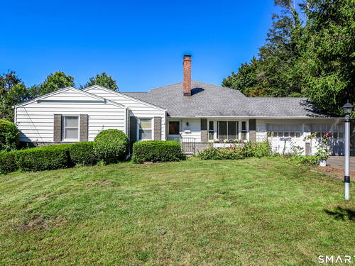  single family home for sale located at 124 Chestnut Hill Road, Trumbull, CT 06611
