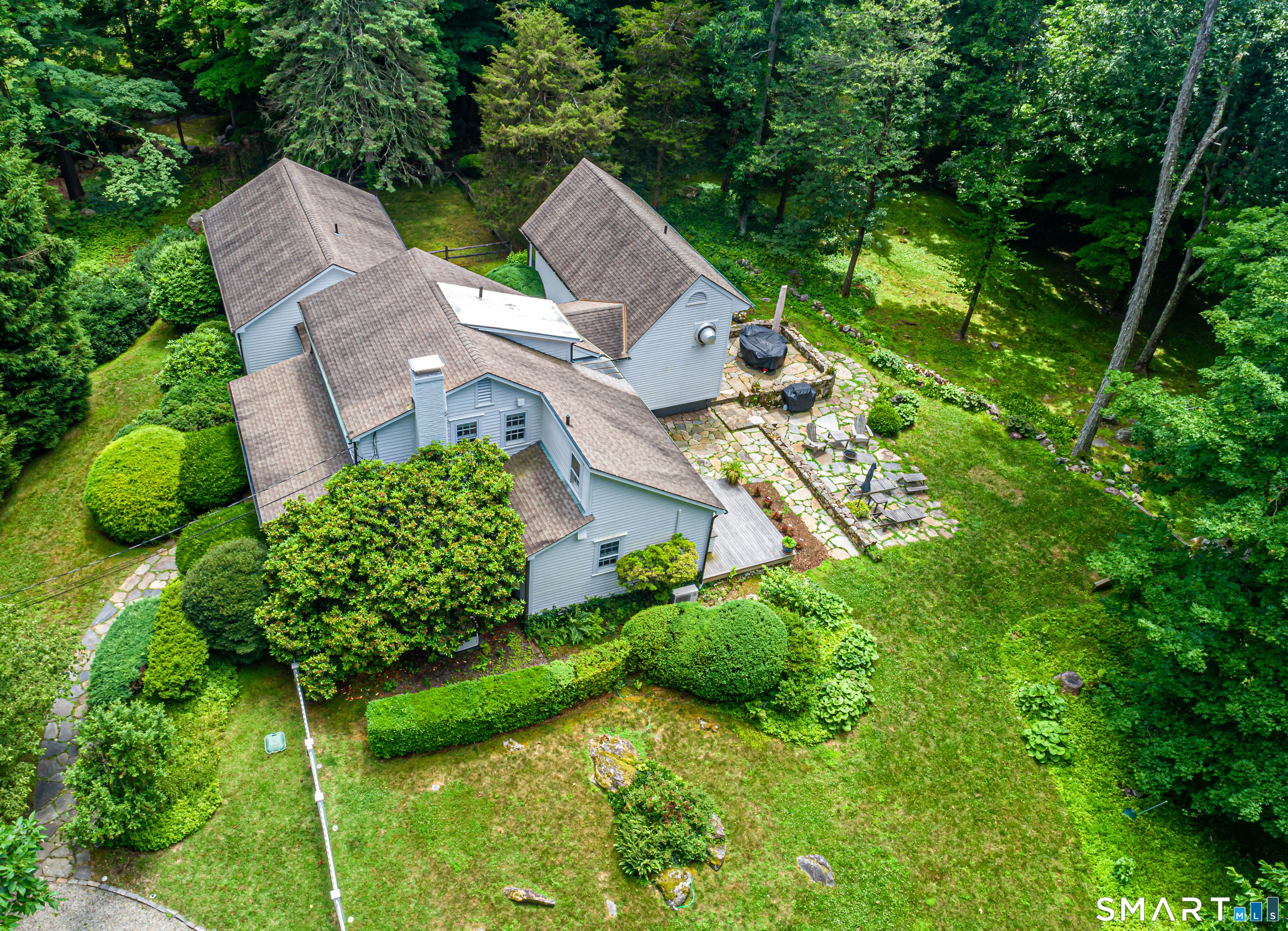 896 Westport Road, Easton, CT 06612 | For Sale at $1,195,000