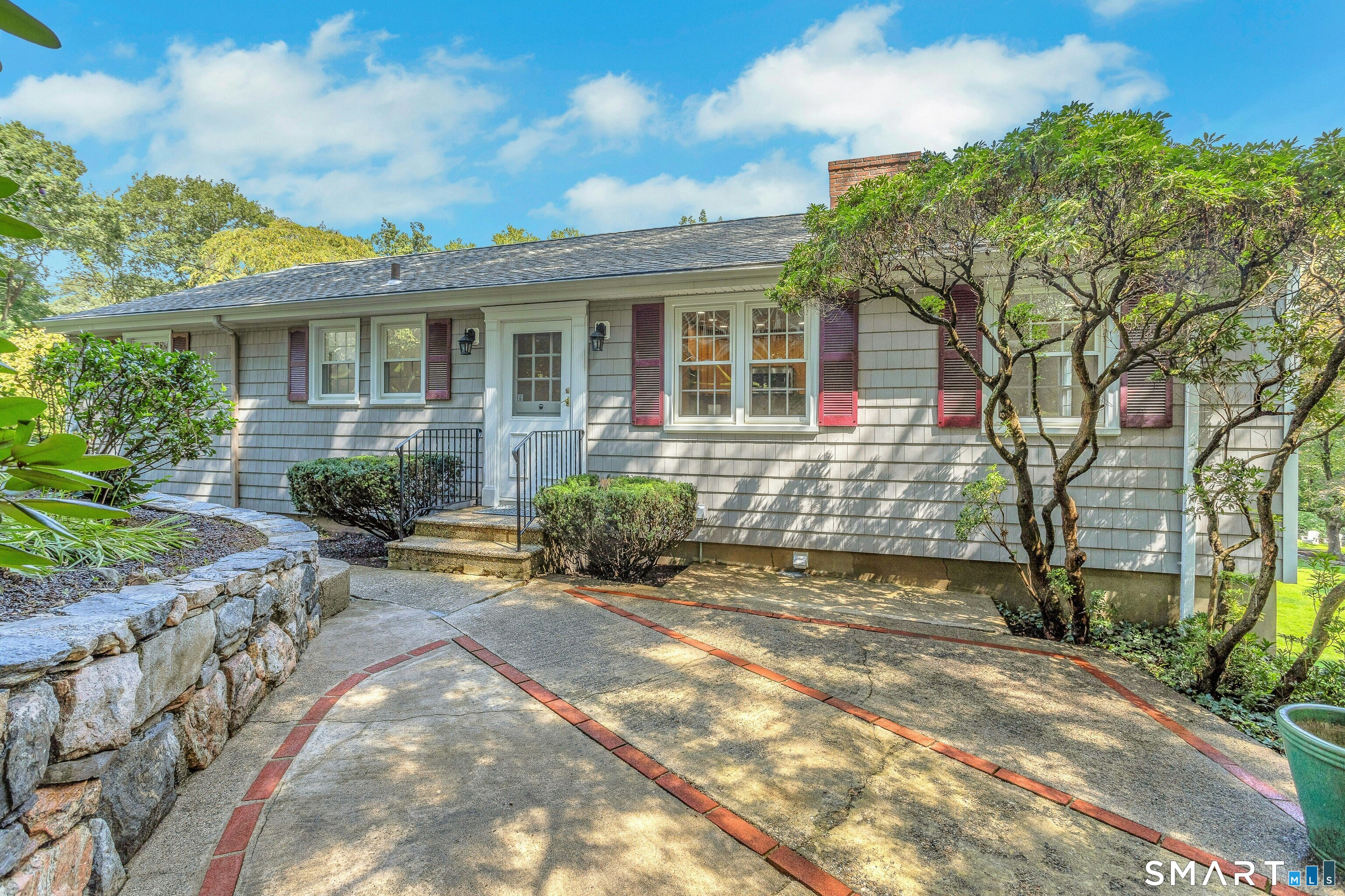 79 Robin Hood Road, Stamford, CT 06907 | For Sale at $849,000