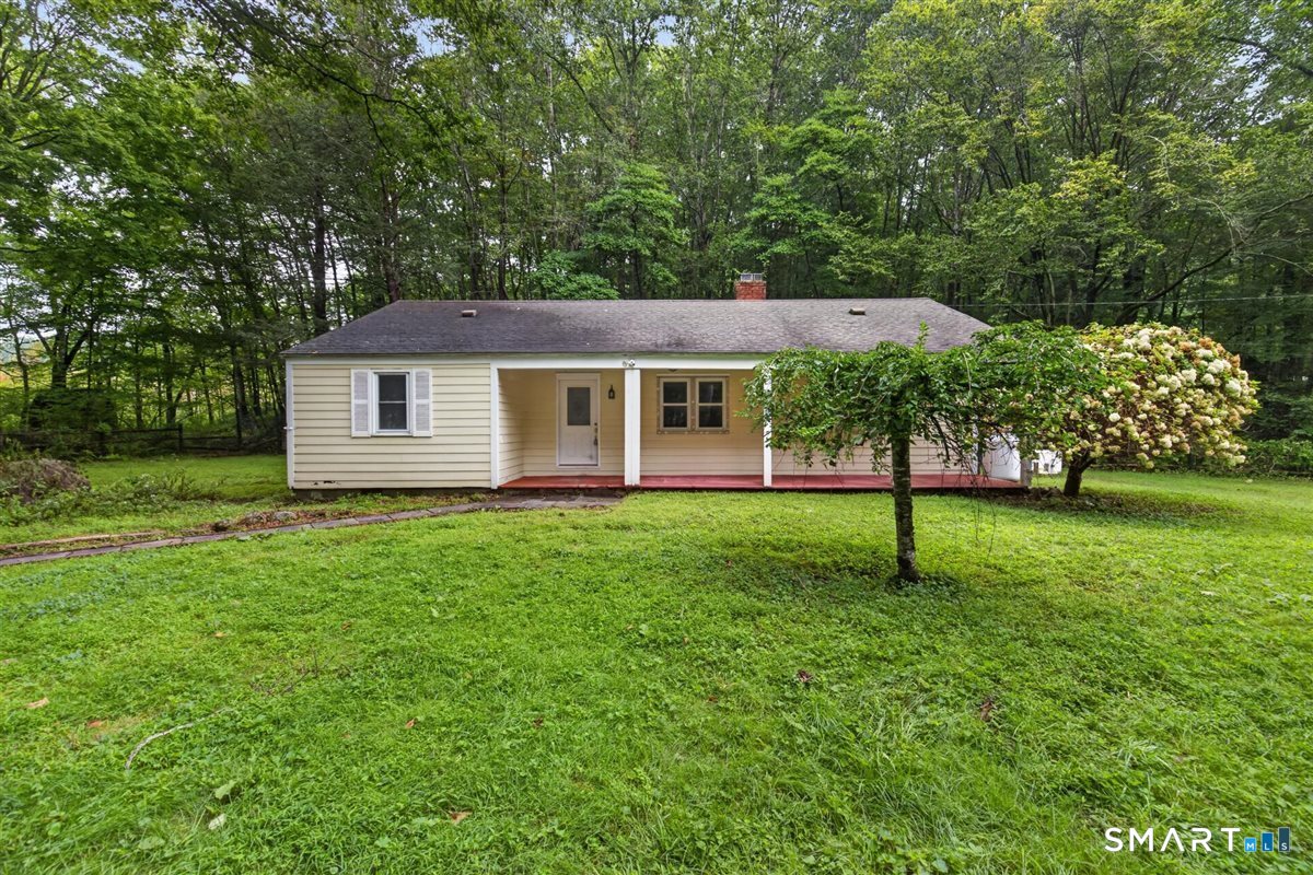 261 Newtown Turnpike, Weston, CT 06883 | For Sale at $599,900