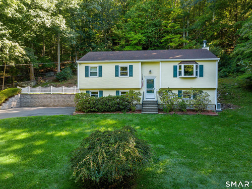  single family home for sale located at 4 Frontier Lane, Danbury, CT 06810