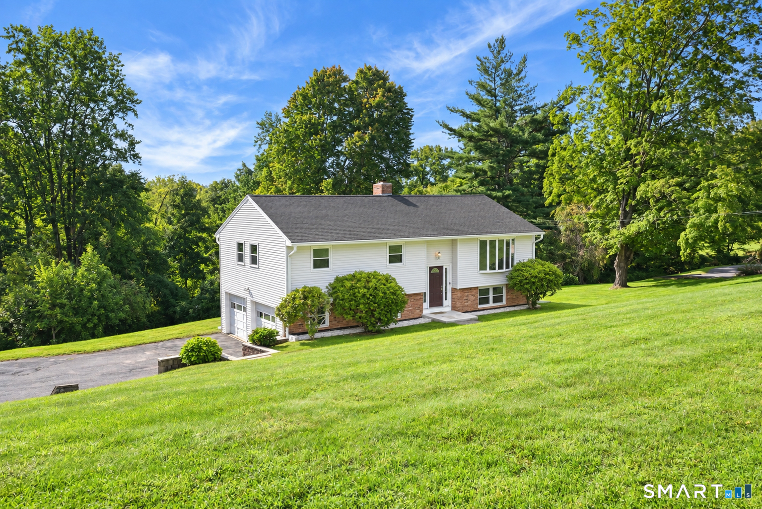 3 Holly Lane, Brookfield, CT 06804 | For Sale at $500,000