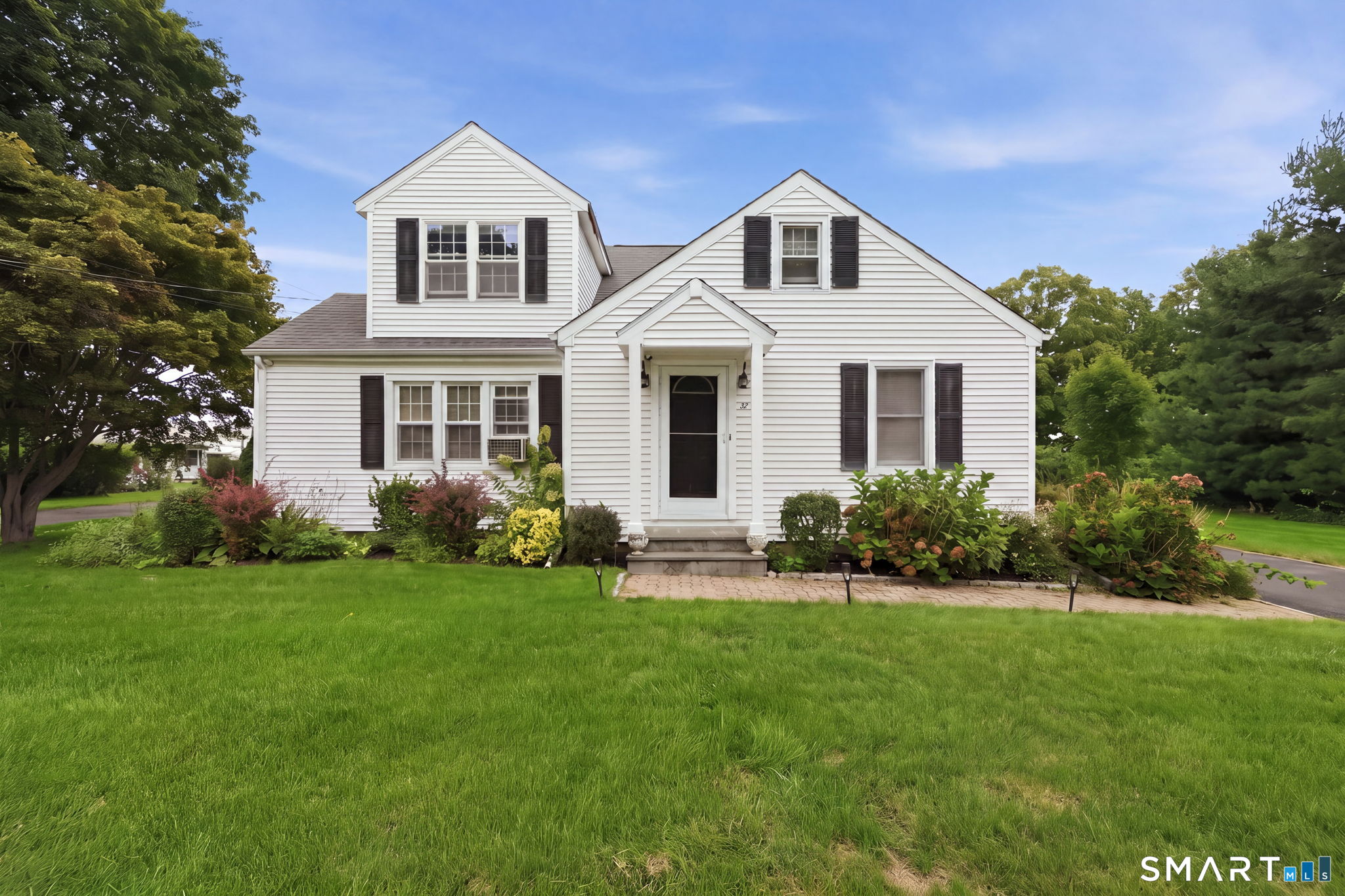 32 Crown Street, Trumbull, CT 06611 | For Sale at $609,999