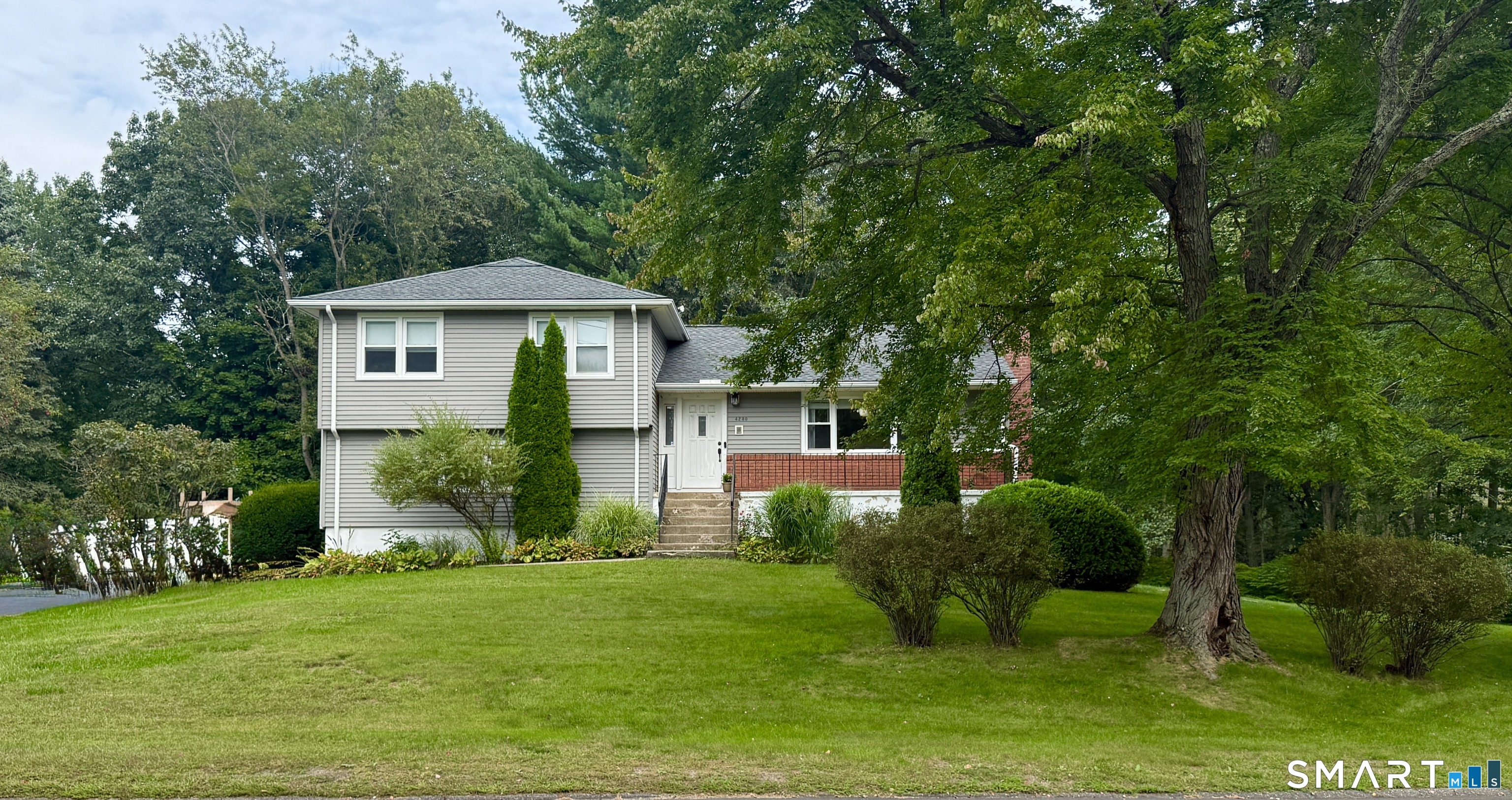 4280 Madison Avenue, Trumbull, CT 06611 | For Sale at $640,000